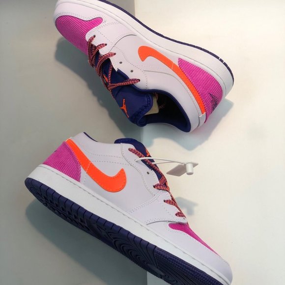 Athletic_Shoes